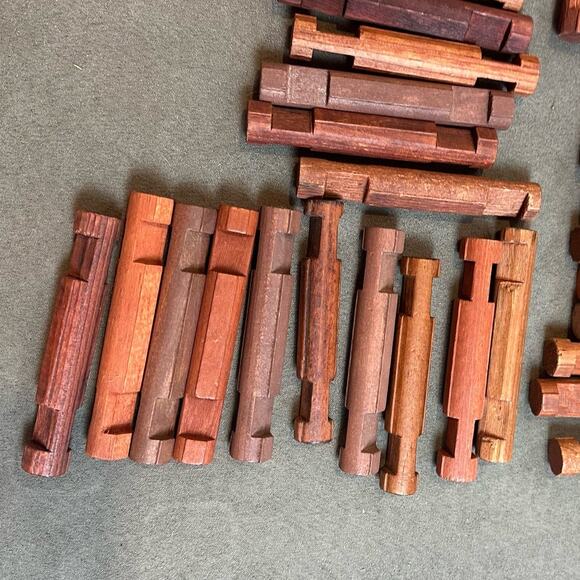 Lincoln Logs 40 2 Double Notch Round Building Blocks Wooden Red Brown Vintage - Picture 4 of 5
